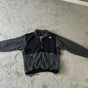 Men’s gray North Face jacket size large